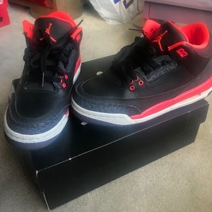 Retro Jordan’s “Crimson 3s”